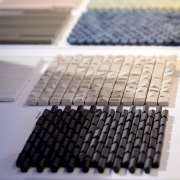 От теории к практике: студенты IDS познакомились с новинками керамики в шоуруме БОМОНД